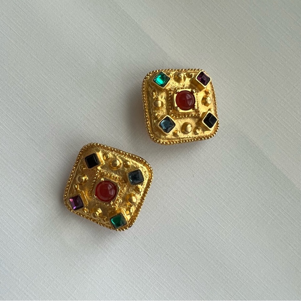 🍉Clip-On Earring Retro Vintage Gold Designer Baroque Egyptian Byzantine Lucite - Picture 8 of 8